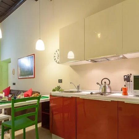 アパート Trevi Colour- In ローマ