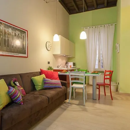 Trevi Colour- In ローマ