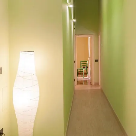 Trevi Colour- In * ローマ