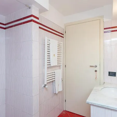 アパート Trevi Colour- In