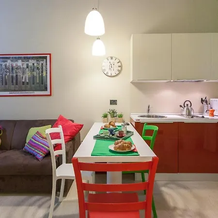 アパート Trevi Colour- In *