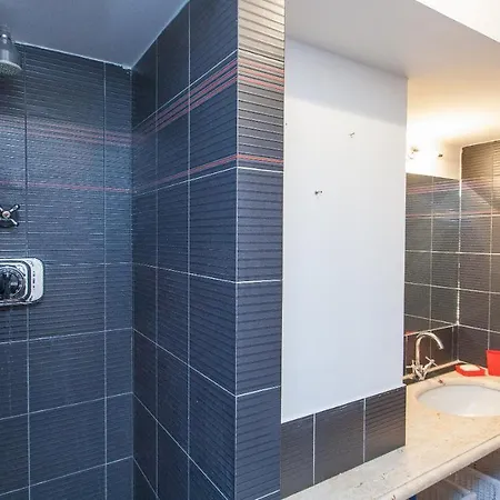 アパート Trevi Colour- In ローマ